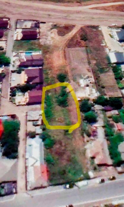 Teren intravilan . Valu lui Traian , liber, utilitati , 345 mp .