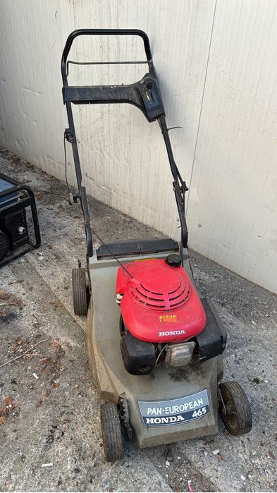 Masina de gazon Honda