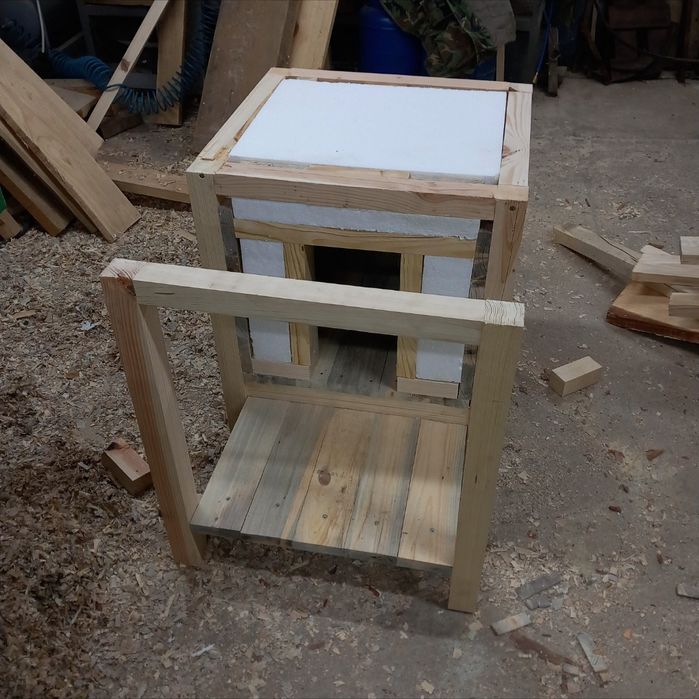 Къщичка за куче с изолация