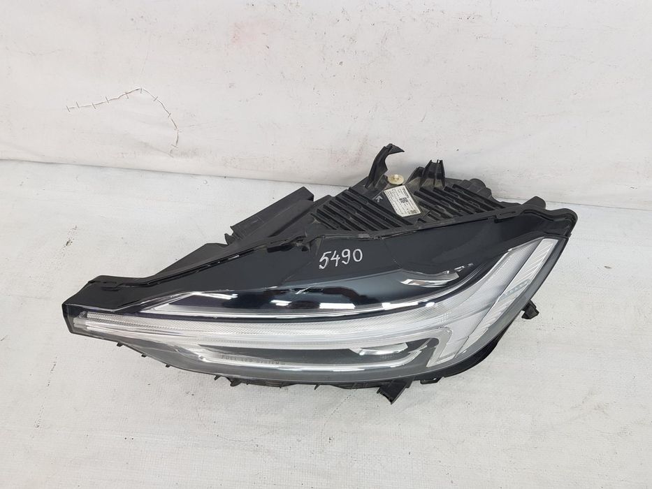 Far stanga Full Led Volvo XC60 dupa 2017