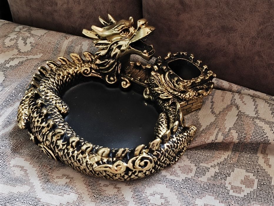 Пепельница из металлического сплава