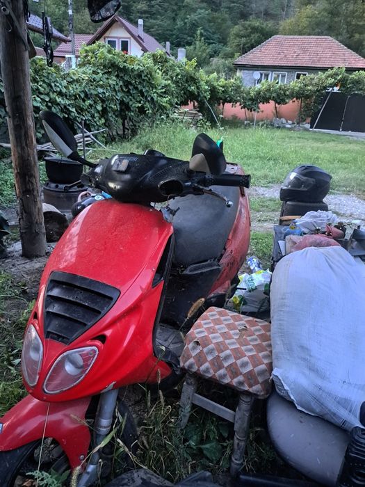 Atv fara acte motor de 250 cc  si scuter de 80 cc