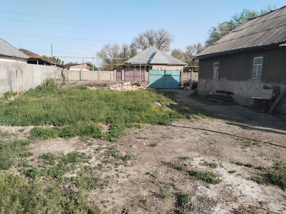 Продам участок и дом 20 соток.