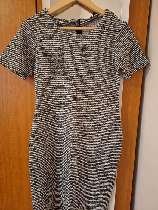 Продавам нова рокля + подарък