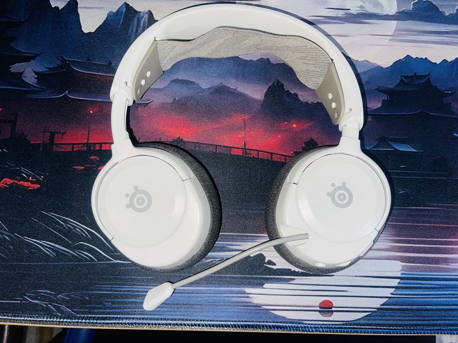 Продам Наушники SteelSeries Arctis Nova 1 белый