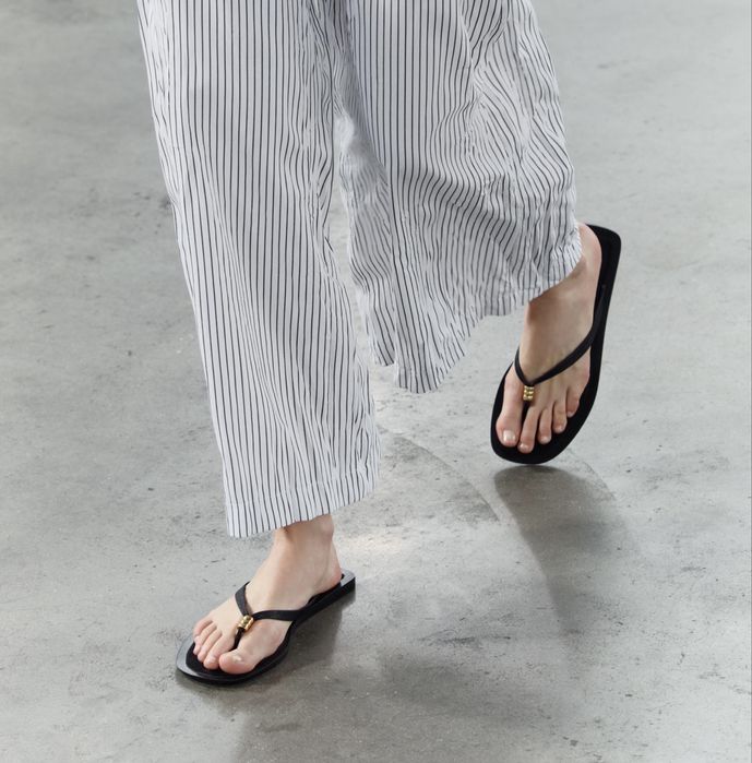 Сандалии Zara с этикеткой