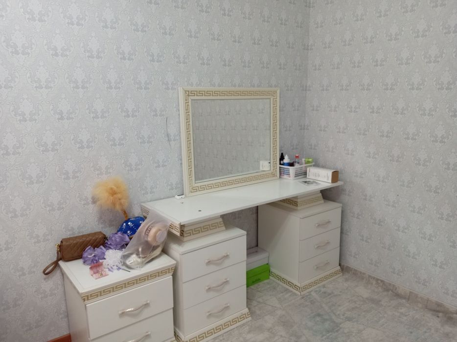 Срочно продам спальный гарнитур можно раздельно