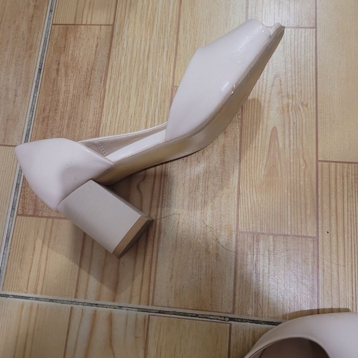 Продам женскую обувь