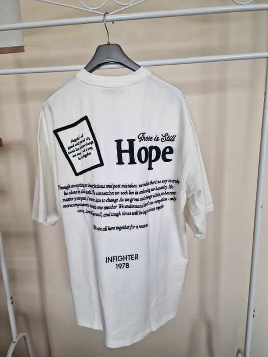 Страхотни тениски , овърсайз,  унисекс 
INFINGTER 
Най-висок клас материя и
изработка
Размери  S M L XL 2XL 
Всеки един артикул разполага с QRкод за
п