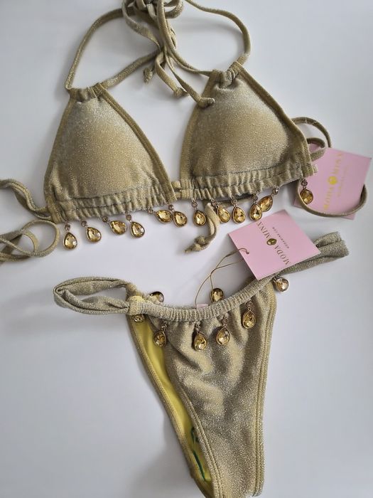 Бански сет цял и камъни