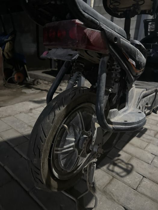 Lepord скутер  продаю