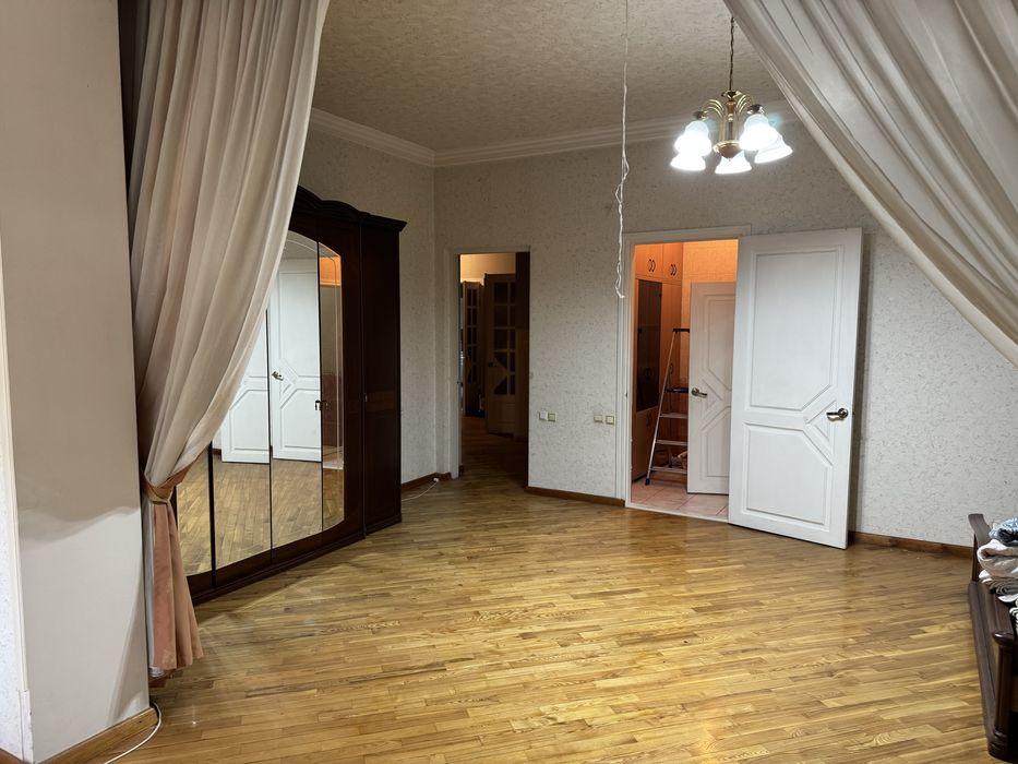 Продается квартира в центре Спец план