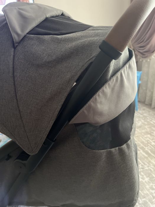 Продам детскую прогулочную коляску