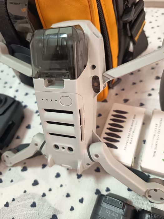 Vând mavic mini 1