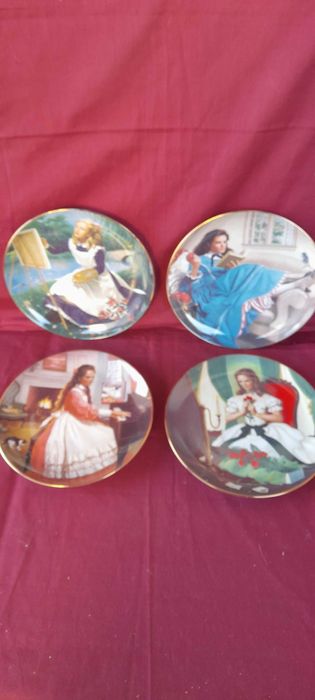 set 4 farfurii decorative din portelan