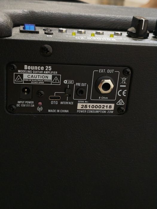 Продаётся комбоусилитель Levinson