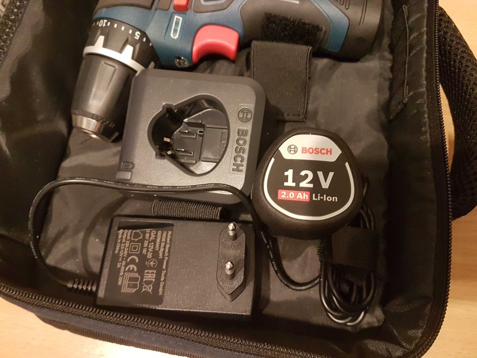 BOSCH Professional GSR 12V-15 Masina de gaurit si insurubat, 2 baterii Li-Ion + 3 seturi accesorii profesionale + geanta, NOUA, in ambalajul original