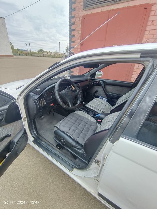 Тайота Карина е сатылады