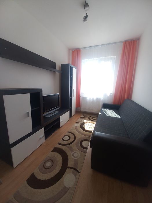 Inchiriez apartament cu 3 camere