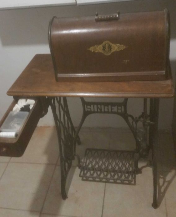 Шевна машина SINGER - крачна - 1927 г. - работеща .