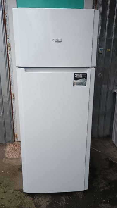 Frigider Ariston Hotpoint.Asigur Transport București și Ilfov