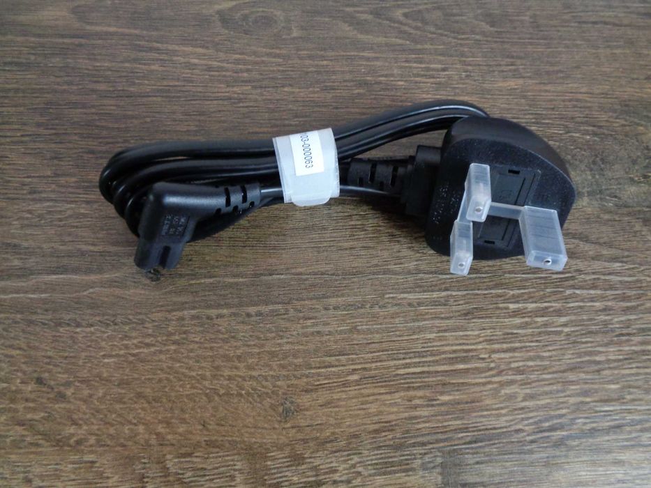 Захранващ кабел (английски стандарт)