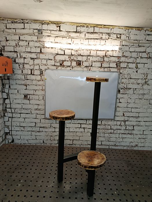 Напольная полка для цветов