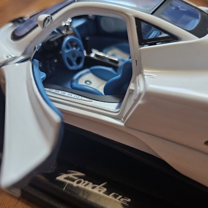 Колекционерски модел в мащаб 1:18 Pqgany Zonda LT12.