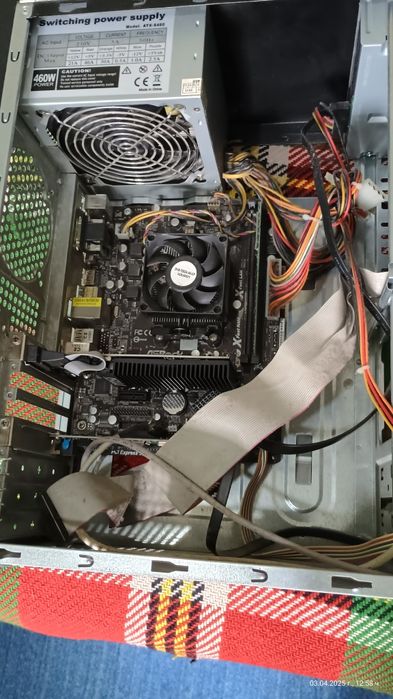 Продавам настолен компютър