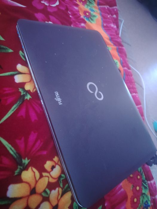 Продам ноутбук fujitsu