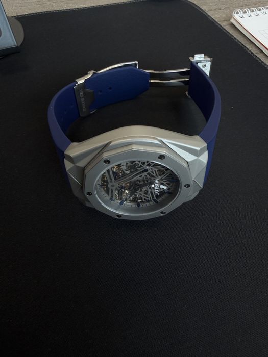 Продам часы hublot