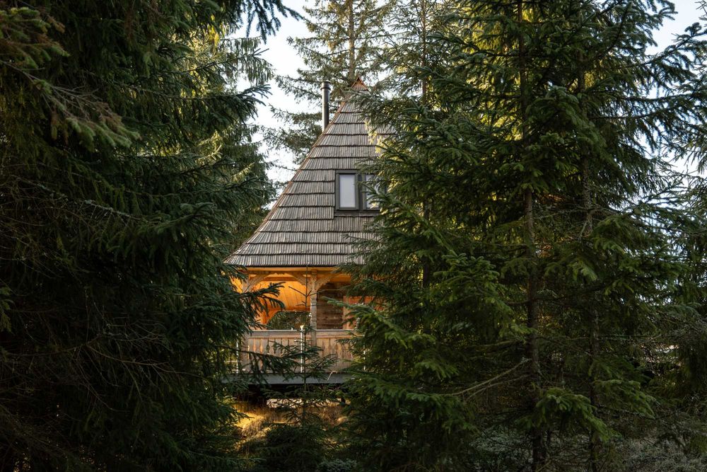 Cel mai frumos eco resort din Apuseni este disponibil