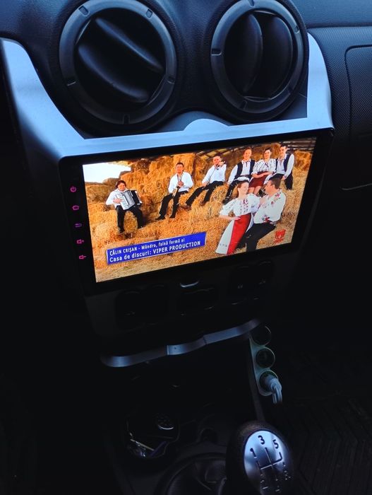 Vând Dacia Duster 1.6 benzina