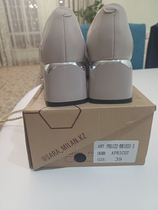 Продам туфли женские  размер 39