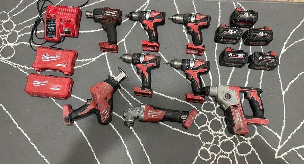 Комплект акумолаторни уреди MILWAUKEE