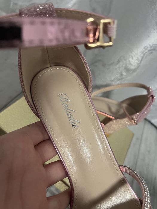 sandale cu toc  de Dama