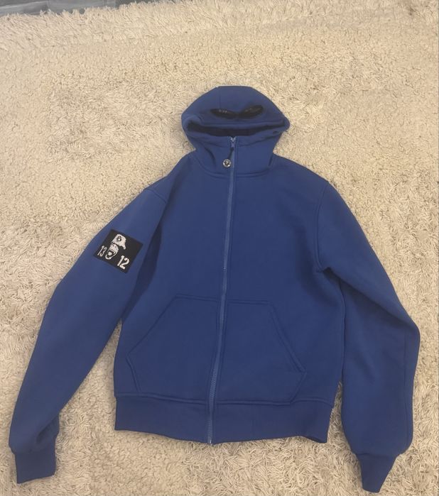 Продавам!Чисто нова ветровка на Hooligans 1312