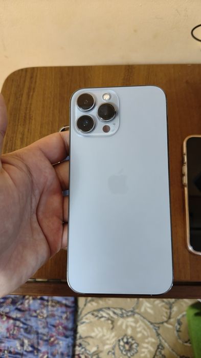 Продам iPhone 13 pro max 256 Гб синий