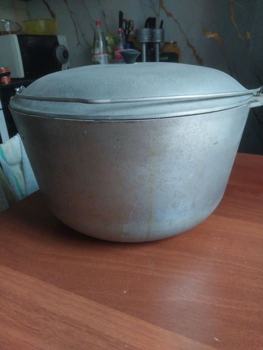 Казан 10 литров продам.