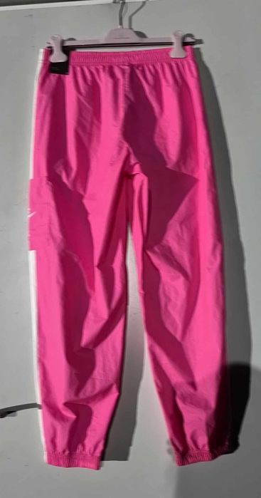 Nike оригинална дамска долница розово електриков цвят М размер