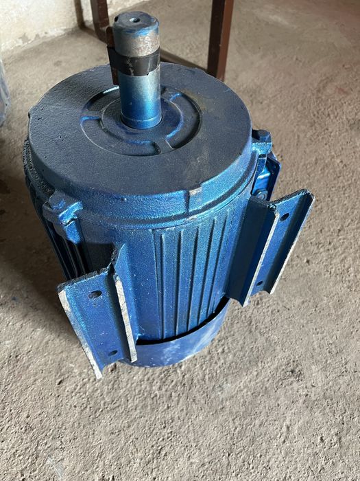 Электродвигатель на 220V-380V