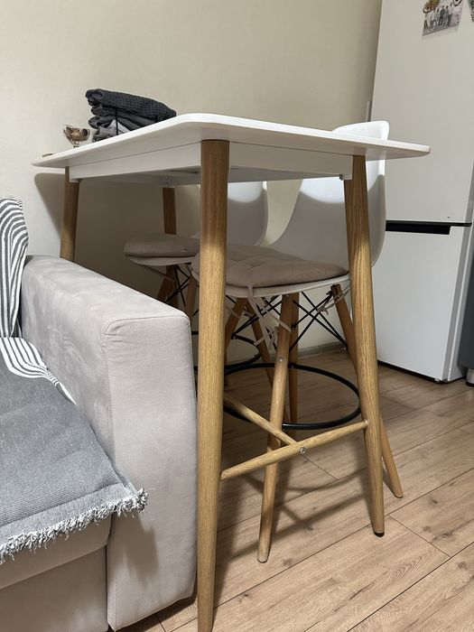 Кухонный стол (высокий)