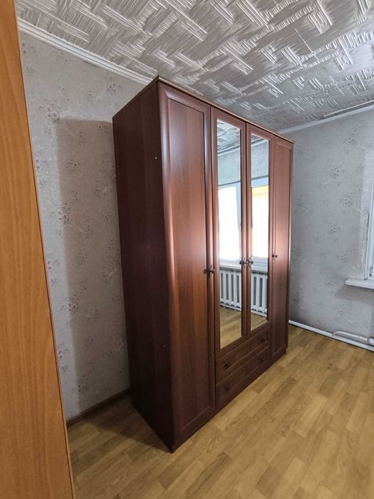 Шкаф  деревянный