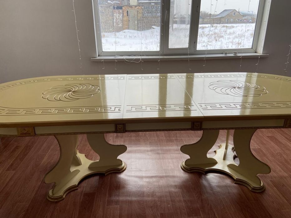 Продаю стол и зеркала