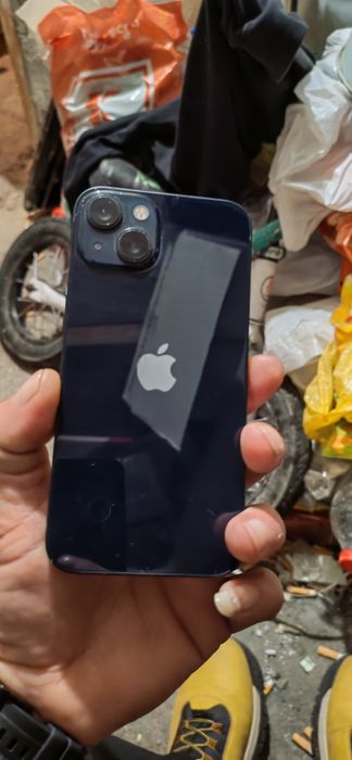 айфон 13 запазен