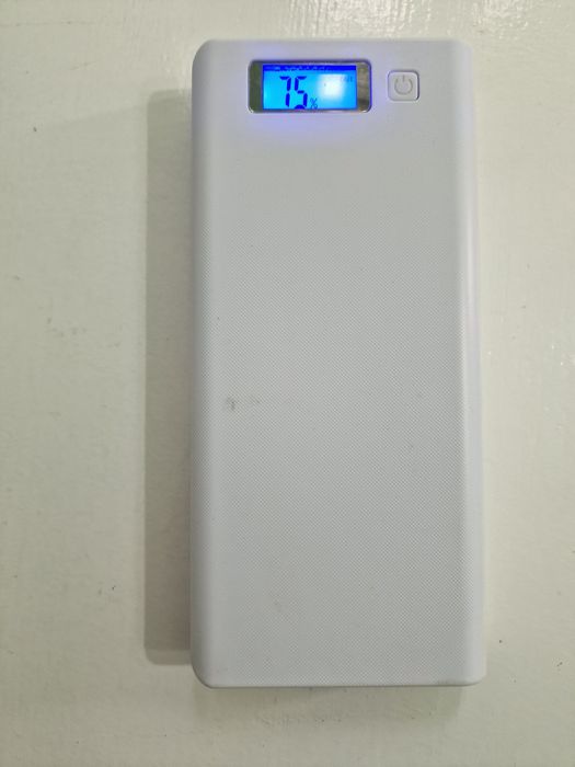 Baterie externă USB A8, 20.000 mAh.