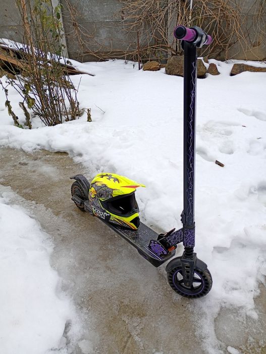 Vând trotineta kukirin s1 pro custom+casca protecție+echipament