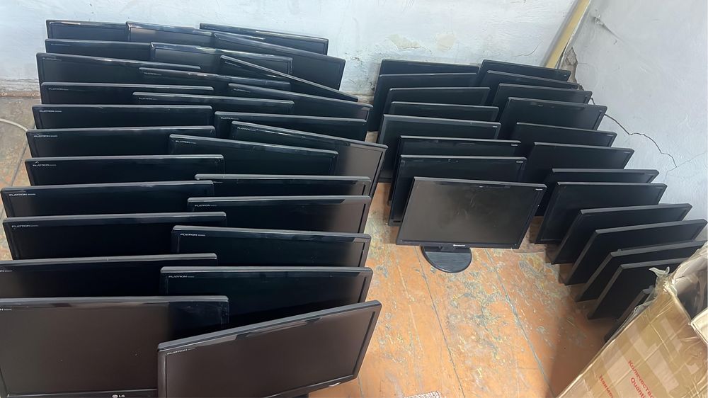 Продам Мониторы 46 шт