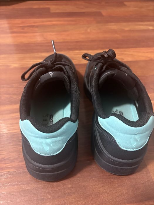 Кроссовки Skechers