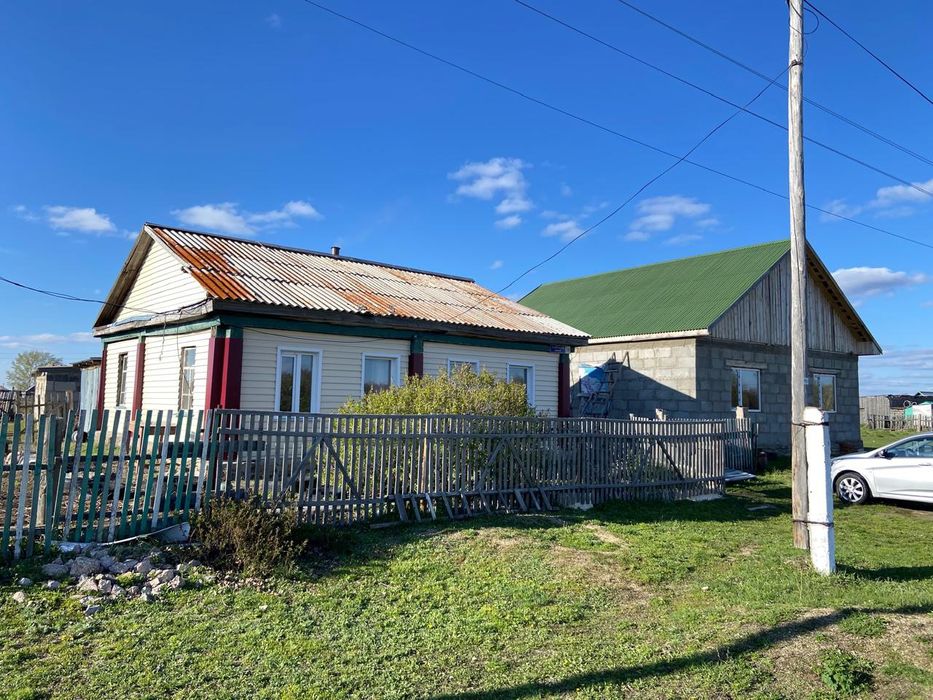 Продам 2 дома с. Байтерек